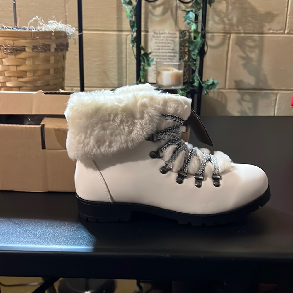 Comfort view Off White Boots